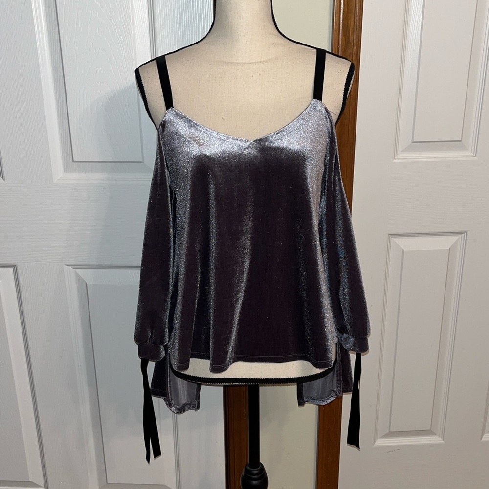 Romeo + Juliet Couture Velvet Blouse